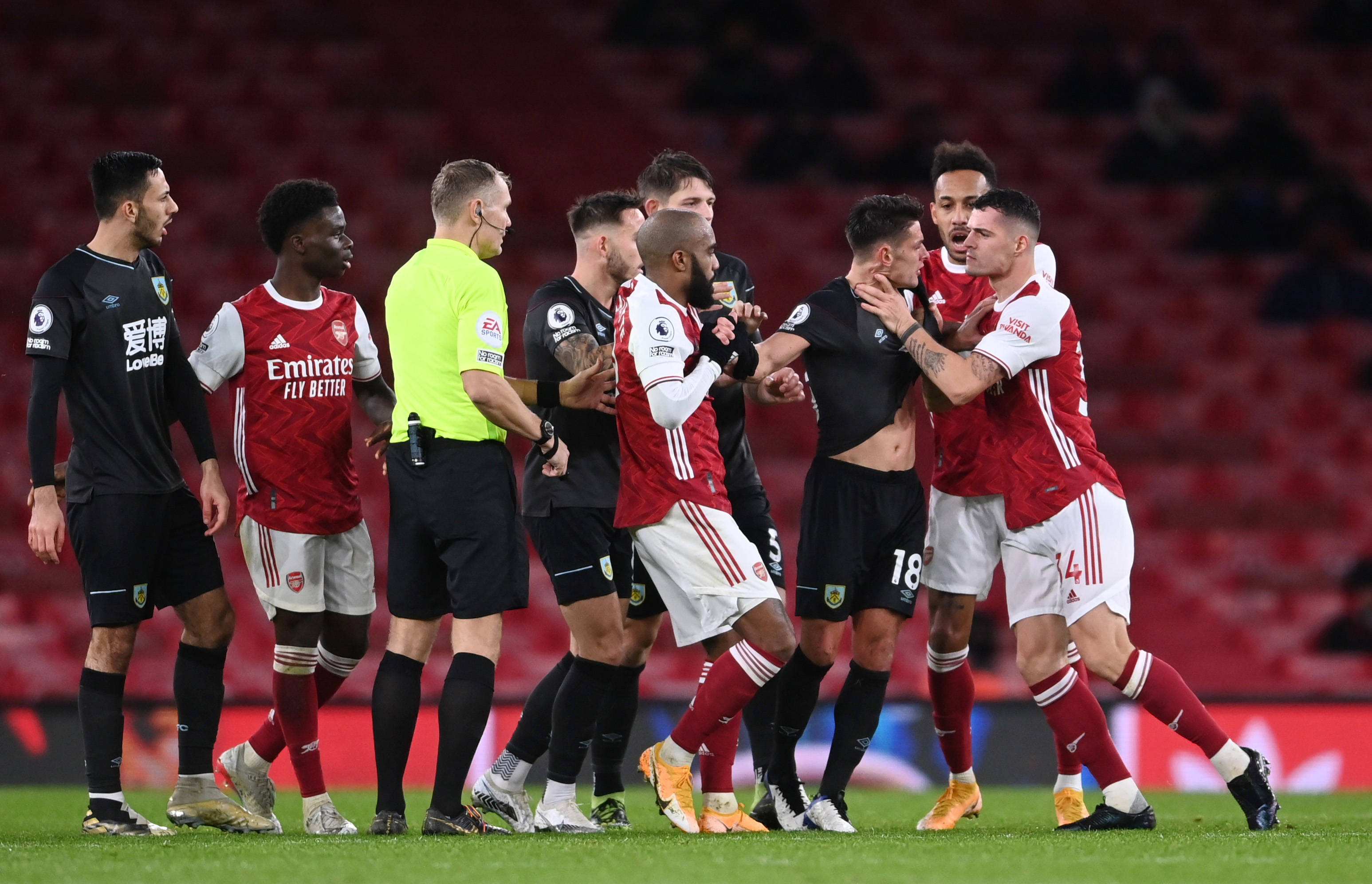 用高超的球 用高超的球